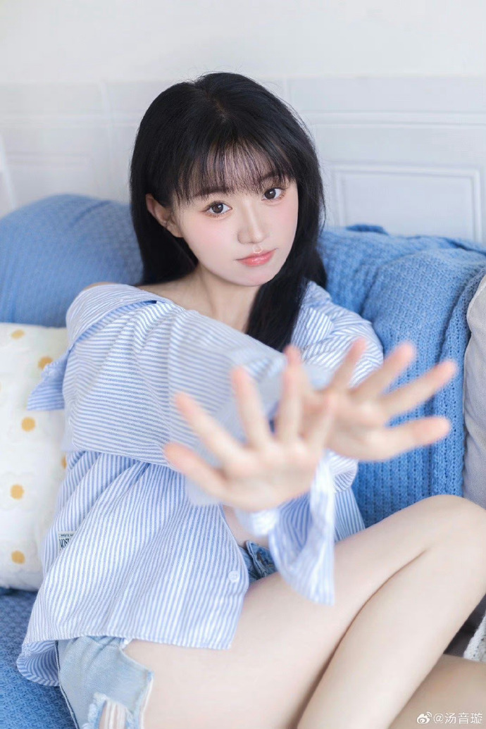 动作 · 客厅